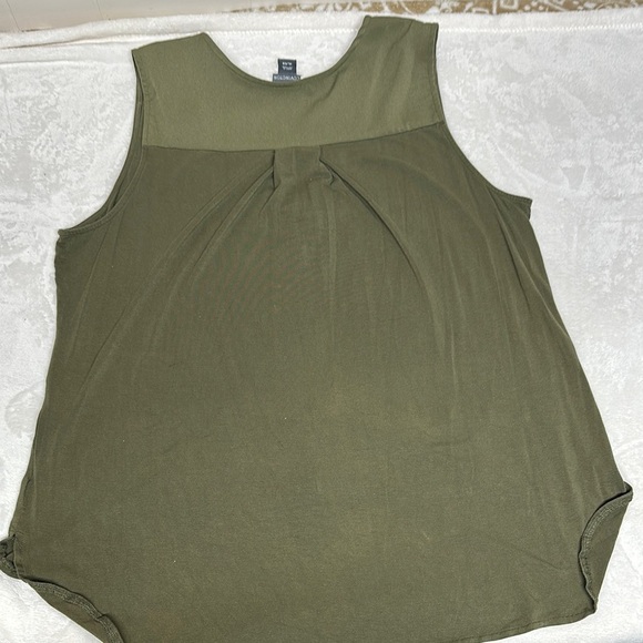Covington Green Sleeveless Tunic Blouse - Picture 6 of 7